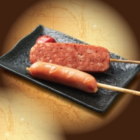 チーズフランクとあらびきソーセージステーキ