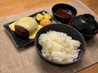 チーズハンバーグ定食