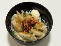 悪魔のぎょうざ丼